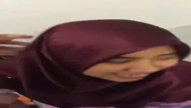 Asisten Jilbab Disuruh Bj Di Kantor