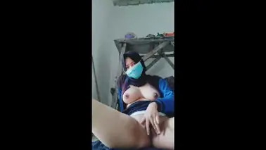 Bokep Jilbab Main Solo Basah Di Kamar Terkunci